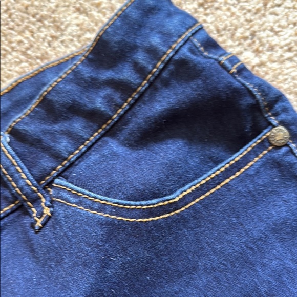 Women's Denim Shorts - Picture 3 of 4